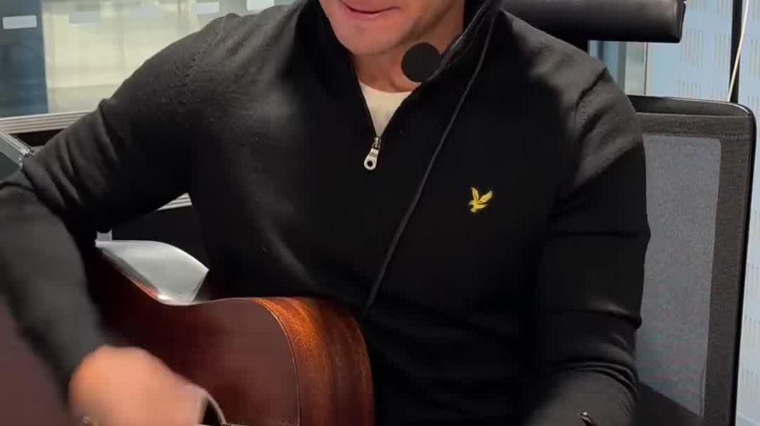 Hovimuusikko Ilkka - Pelimies pukki