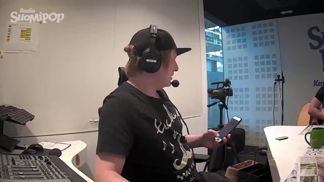 ⁣Hovimuusikko Ilkka - Vanha herra Hua Hinissa